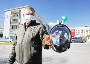 22.04.2020 Kielce. Specjalistyczne maski dla szpitala zespolonego / Jarosław Kubalski / Radio Kielce