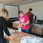 19.04.2020. Mieszkańcy Zawichostu i Koprzywnicy szyją maseczki / Grażyna Szlęzak-Wójcik / Radio Kielce