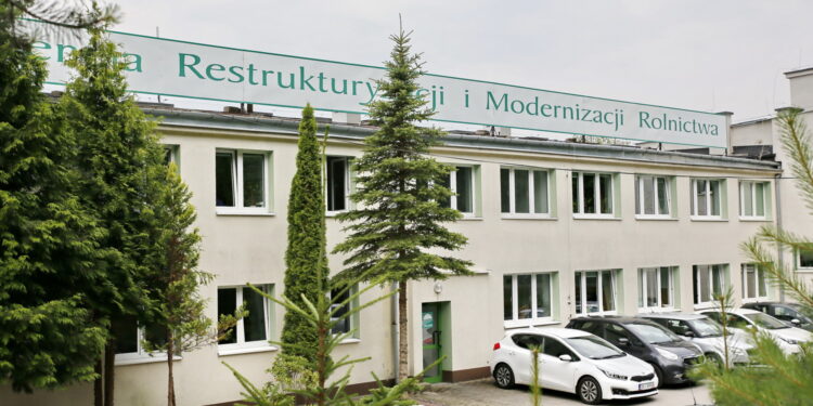 Budynek Agencji Restrukturyzacji i Modernizacji Rolnictwa / Marzena Mąkosa / Radio Kielce