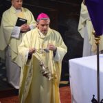 09.04.2020. Sandomierz. Wielki Czwartek. Msza Święta Krzyżma w Bazylice Katedralnej / Wojciech Kania