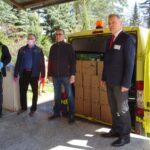 10.04.2020. Ostrowiec Św. Na zdjęciu (od lewej): radni Dariusz Czupryński, Piotr Maj, Robert Rogala i Andrzej Gruza - dyrektor szpitala w Ostrowcu Św. / Emilia Sitarska / Radio Kielce