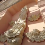 13.04.2020 Opatów. Rzeźba odnowionej Matki Boskiej Wniebowziętej / Ojcowie bernardyni