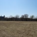 14.04.2020. Opatów. Zabytkowy teren należący do ojców bernardynów / Emilia Sitarska / Radio Kielce