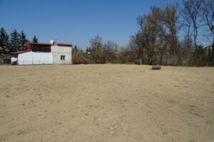 14.04.2020. Opatów. Zabytkowy teren należący do ojców bernardynów / Emilia Sitarska / Radio Kielce