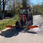 22.04.2020. Ostrowiec Świętokrzyski. Odkażanie parków / UM Ostrowiec Świętokrzyski