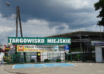 Targowisko miejskie / Emilia Sitarska / Radio Kielce