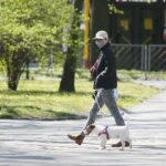 20.04.2020. Kielce. Parki i lasy pełne spacerowiczów, rowerzystów i biegaczy / Wiktor Taszłow / Radio Kielce