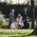 20.04.2020. Kielce. Parki i lasy pełne spacerowiczów, rowerzystów i biegaczy / Wiktor Taszłow / Radio Kielce