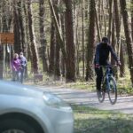 20.04.2020. Kielce. Parki i lasy pełne spacerowiczów, rowerzystów i biegaczy / Wiktor Taszłow / Radio Kielce