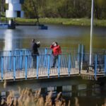 20.04.2020. Kielce. Parki i lasy pełne spacerowiczów, rowerzystów i biegaczy / Wiktor Taszłow / Radio Kielce