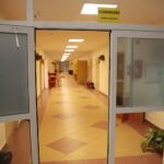 21.04.2020. Sitkówka-Nowiny. Schronisko i osiedle socjalne / Wiktor Taszłow / Radio Kielce