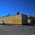 21.04.2020. Sitkówka-Nowiny. Schronisko i osiedle socjalne / Wiktor Taszłow / Radio Kielce