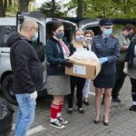 30.04.2020. Kielce. Przekazanie przyłbic i maseczek dla WSZ w Kielcach / Wiktor Taszłow / Radio Kielce