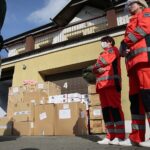 30.04.2020. Kielce. Wojewoda przekazał sprzęt dla ratowników medycznych / Wiktor Taszłow / Radio Kielce