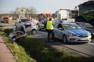 30.04.2020. Kostomłoty. Wypadek na drodze krajowej nr 74 / Wiktor Taszłow / Radio Kielce