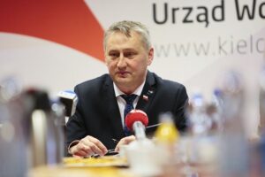 24.02.2020. Kielce. Konferencja poświęcona obchodom Narodowego Dnia Pamięci Żołnierzy Wyklętych w Urzędzie Wojewódzkim. Na zdjęciu (od lewej): Zbigniew Koniusz - wojewoda świętokrzyski / Wiktor Taszłow / Radio Kielce