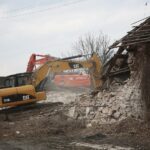 03.04.2020. Kielce. Wyburzanie budynków na Wzgórzu Karscha / Wiktor Taszłow / Radio Kielce