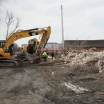 03.04.2020. Kielce. Wyburzanie budynków na Wzgórzu Karscha / Wiktor Taszłow / Radio Kielce