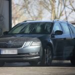 18.04.2020 Kielce. Myjnie. Mycie samochodu / Wiktor Taszlow / Radio Kielce