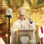 09.04.2020. Kielce. Wielki Czwartek. Msza Święta Krzyżma w Bazylice Katedralnej w Kielcach / Wiktor Taszłow / Radio Kielce