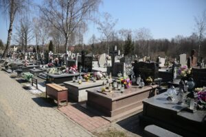 07.04.2020. Kielce. Cmentarz na Piaskach / Wiktor Taszłow / Radio Kielce