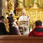 09.04.2020. Kielce. Wielki Czwartek. Msza Święta Krzyżma w Bazylice Katedralnej w Kielcach / Wiktor Taszłow / Radio Kielce