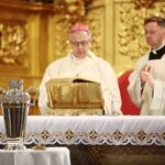 09.04.2020. Kielce. Wielki Czwartek. Msza Święta Krzyżma w Bazylice Katedralnej w Kielcach / Wiktor Taszłow / Radio Kielce