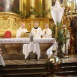 09.04.2020. Kielce. Wielki Czwartek. Msza Święta Krzyżma w Bazylice Katedralnej w Kielcach / Wiktor Taszłow / Radio Kielce