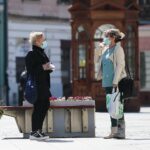 16.04.2020. Kielce. Mieszkańcy w maseczkach / Wiktor Taszłow / Radio Kielce