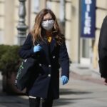 16.04.2020. Kielce. Mieszkańcy w maseczkach / Wiktor Taszłow / Radio Kielce