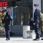 16.04.2020. Kielce. Mieszkańcy w maseczkach / Wiktor Taszłow / Radio Kielce