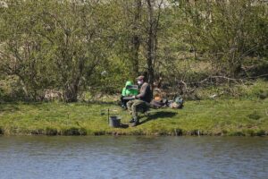 20.04.2020. Kielce. Parki i lasy pełne spacerowiczów, rowerzystów i biegaczy / Wiktor Taszłow / Radio Kielce