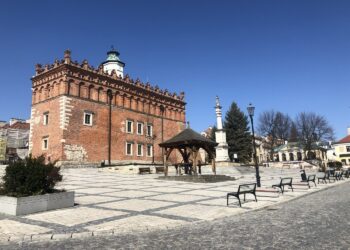 05.04.2020. Sandomierz. Puste ulice i parki / Grażyna Szlęzak-Wójcik / Radio Kielce