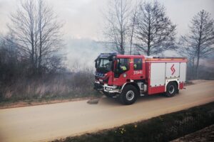 26.04.2020. Masłów. Pożar traw / Wiktor Taszłow / Radio Kielce