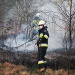 RADIO OLSZTYN. Podczas gaszenia pożaru poszycia lasu strażacy znaleźli ciało mężczyzny