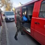 03.04.2020 Ćmielów. Żołnierze WOT dostarczają pomoc żywnościową / 10. Świętokrzyska Brygada Obrony Terytorialnej