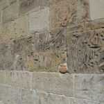 11.04.2020. Opatów. Świdry ogniowe na murach opatowskiej kolegiaty / Emilia Sitarska / Radio Kielce