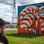 Biało-rudy kot namalowany przez Mariusza Warasa ma wywołać uśmiech i dodać otuchy / Piotr Połoczański / mat. prasowe