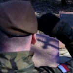 „Żołnierska Pamięć”. Żołnierze 10. Świętokrzyskiej Brygady Obrony Terytorialnej uczcili Święto Flagi / Zespół Prasowy 10. Świętokrzyskiej Brygady Obrony Terytorialnej