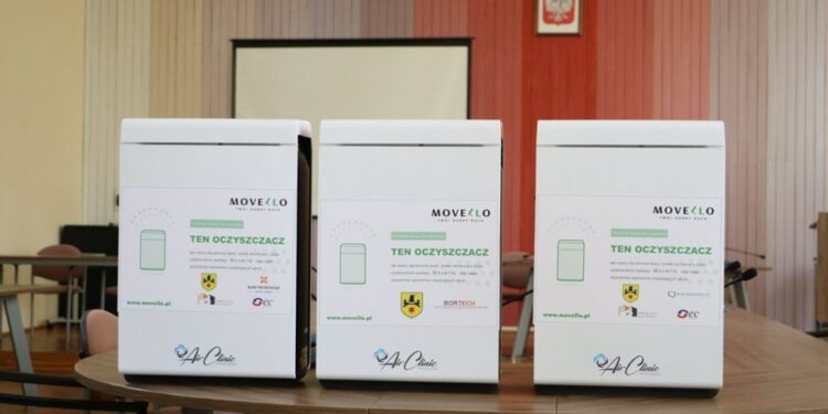 RADIO OPOLE. Kolejne oczyszczacze powietrza w placówkach edukacyjnych gminy Namysłów. Wszystkie dotychczas dostarczone urządzenia eliminują koronawirusa - Radio Kielce UM Namysłów