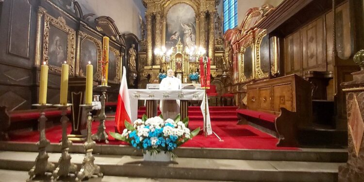 18.05.2020. Skalbmierz. Msza św. dziękczynna z okazji 100 rocznicy urodzin Jana Pawła II / Marta Gajda / Radio Kielce