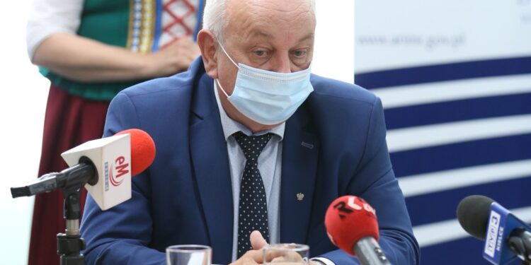 25.05.2020. Kielce. Konferencja prasowa w świętokrzyskim oddziale ARiMR. Na zdjęciu: Józef Cepil - dyrektor świętokrzyskiego oddziału ARiMR / Marcin Włodarczyk/ARiMR