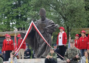 Odsłonięcie pomnika Jana Pawła II w Masłowie (3 czerwca 2016 r.) / Wojciech Habdas / Radio Kielce