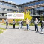 13.05.2020. Kielce. Mieszkańcy Nowin przed Starostwem Powiatowym w Kielcach / Marta Herbergier