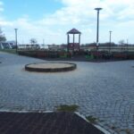 16.05.2020. Materiały dotyczące życia w czasie pandemii koronawirusa. Bulwar im. J. Piłsudskiego w Sandomierzu. Pustki po zakazie wstępu. / Joanna Sarwa