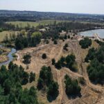 16.04.2020 Lipowica, Gmina Chęciny. Rewitalizacja terenu przy zbiorniku wodnym / Jarosław Kubalski / Radio Kielce