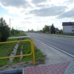 22.05.2020. Drygulec. Miejsce, gdzie powinna stanąć tabliczka z numerem posesji / Emilia Sitarska / Radio Kielce