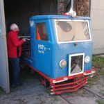 01.05.2020. Starachowice. Stacja Kolejki Wąskotorowej. Na zdjęciu: Andrzej Cygan, opiekun i miłośnik kolei wąskotorowej / Anna Głąb / Radio Kielce