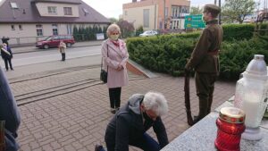 Starachowice. Uroczystości upamiętniające 229. rocznicę uchwalenia Konstytucji 3 Maja. Na zdjęciu: Danuta Krępa - radna powiatowa / Anna Głąb / Radio Kielce