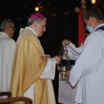 03.05.2020. Sandomierz.  Obchody rocznicy uchwalenia Konstytucji 3 Maja. Na zdjęciu (w środku): biskup Krzysztof Nitkiewicz / Grażyna Szlęzak-Wójcik / Radio Kielce